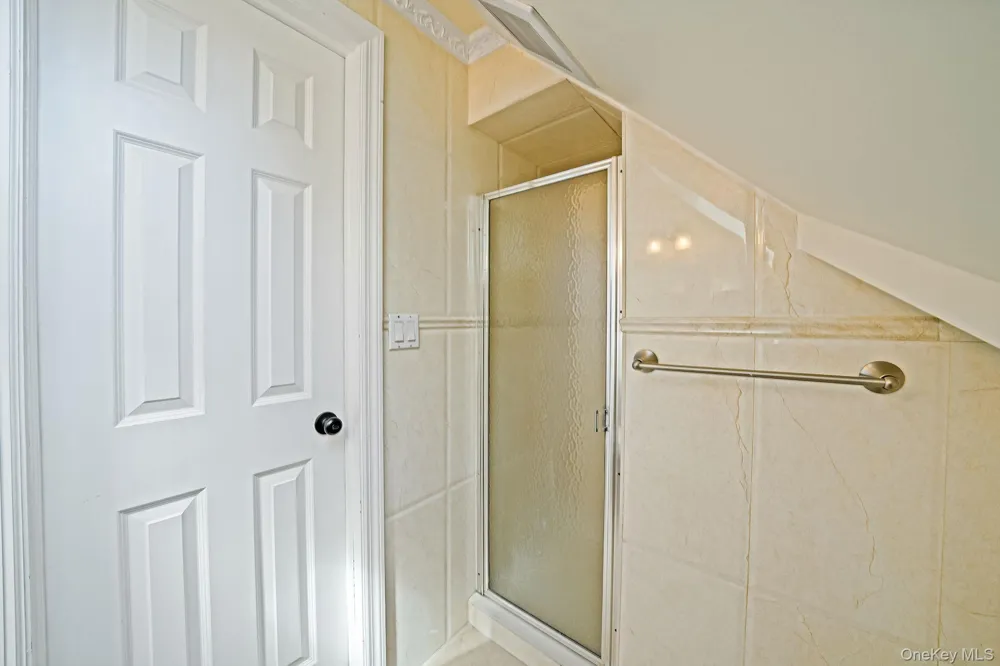 95 Lantern Road Hicksville, NY 11801