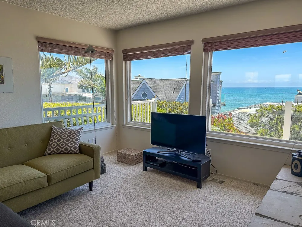 557 Lucerne St. Cayucos, CA 93430