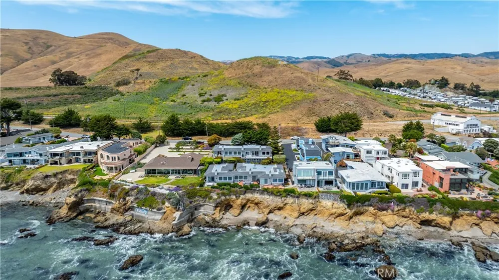 557 Lucerne St. Cayucos, CA 93430