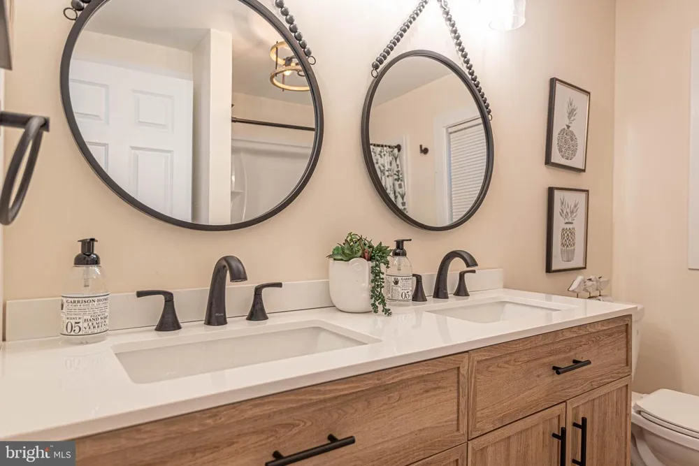 120 ROBIN HOOD Ocean Pines, MD 21811