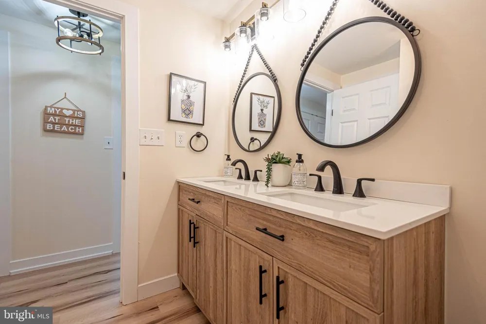 120 ROBIN HOOD Ocean Pines, MD 21811