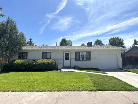 712 Diamond Dr.