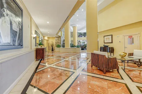 20281 E Country Club Dr #1412