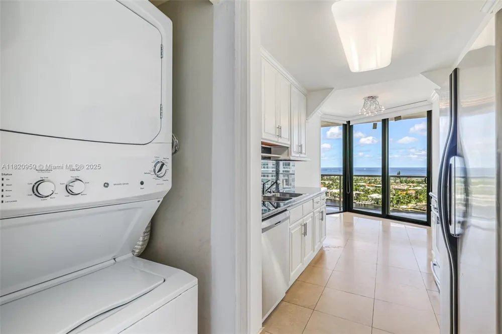 20281 E Country Club Dr #1412 Aventura, FL 33180