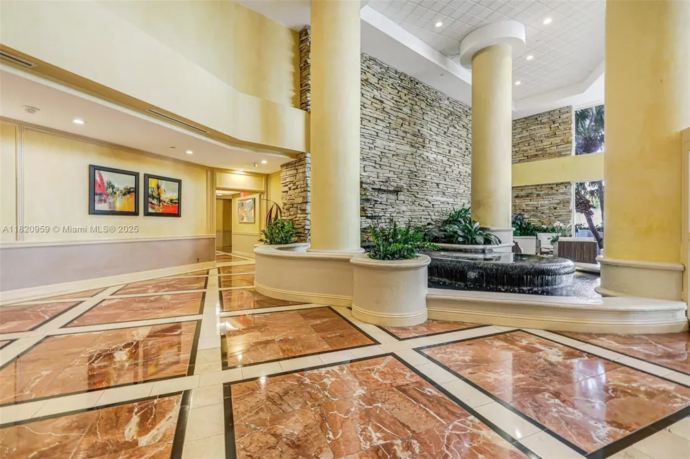 20281 E Country Club Dr #1412 Aventura, FL 33180