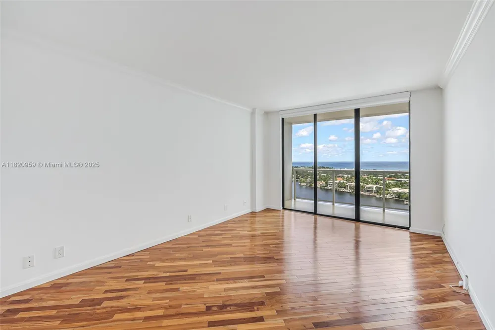 20281 E Country Club Dr #1412 Aventura, FL 33180