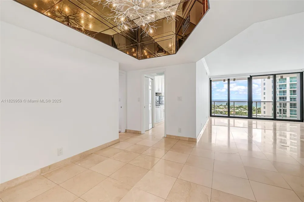 20281 E Country Club Dr #1412 Aventura, FL 33180