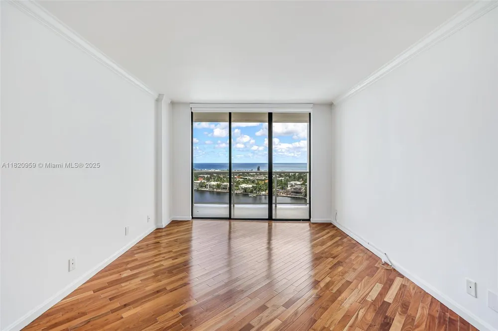 20281 E Country Club Dr #1412 Aventura, FL 33180