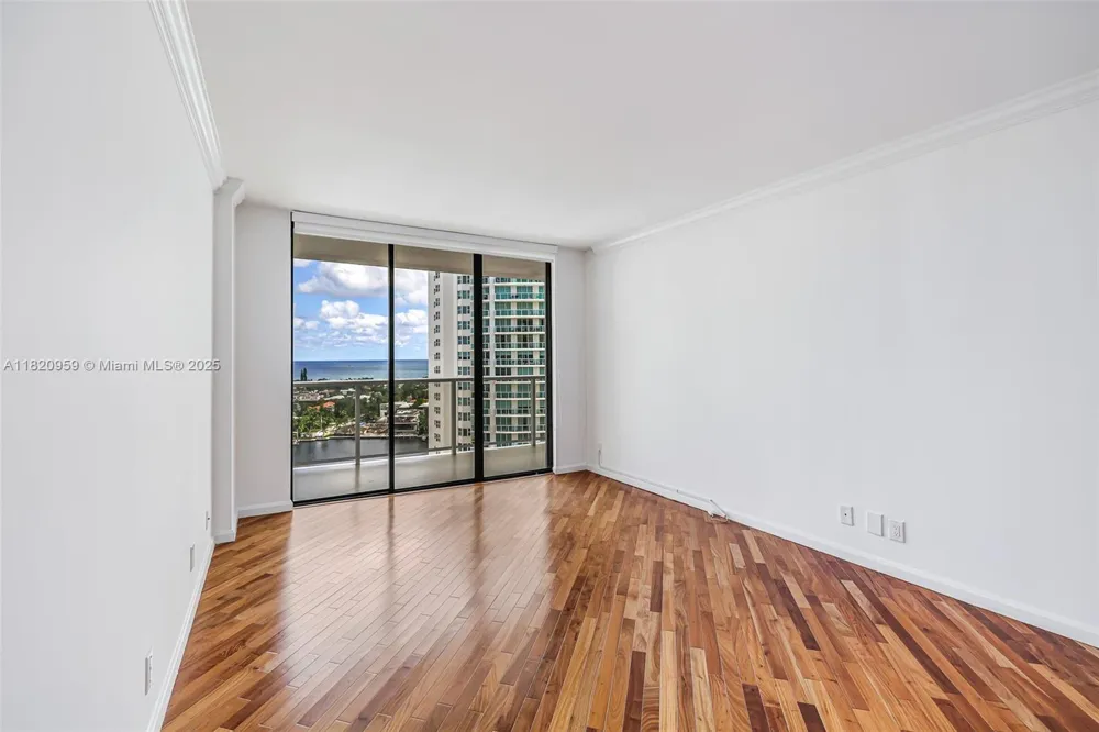 20281 E Country Club Dr #1412 Aventura, FL 33180