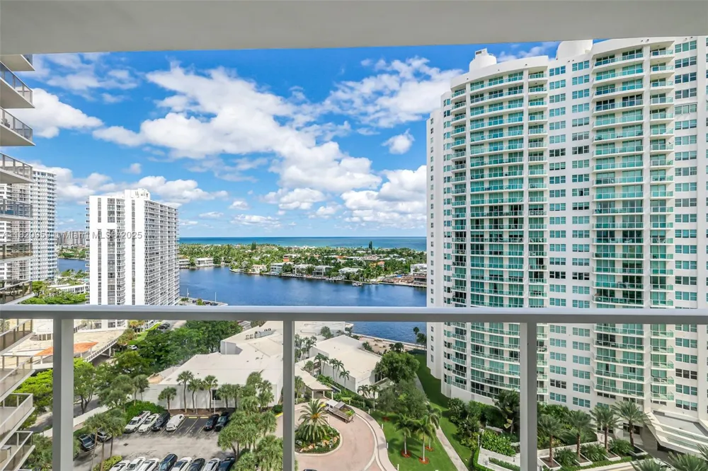 20281 E Country Club Dr #1412 Aventura, FL 33180