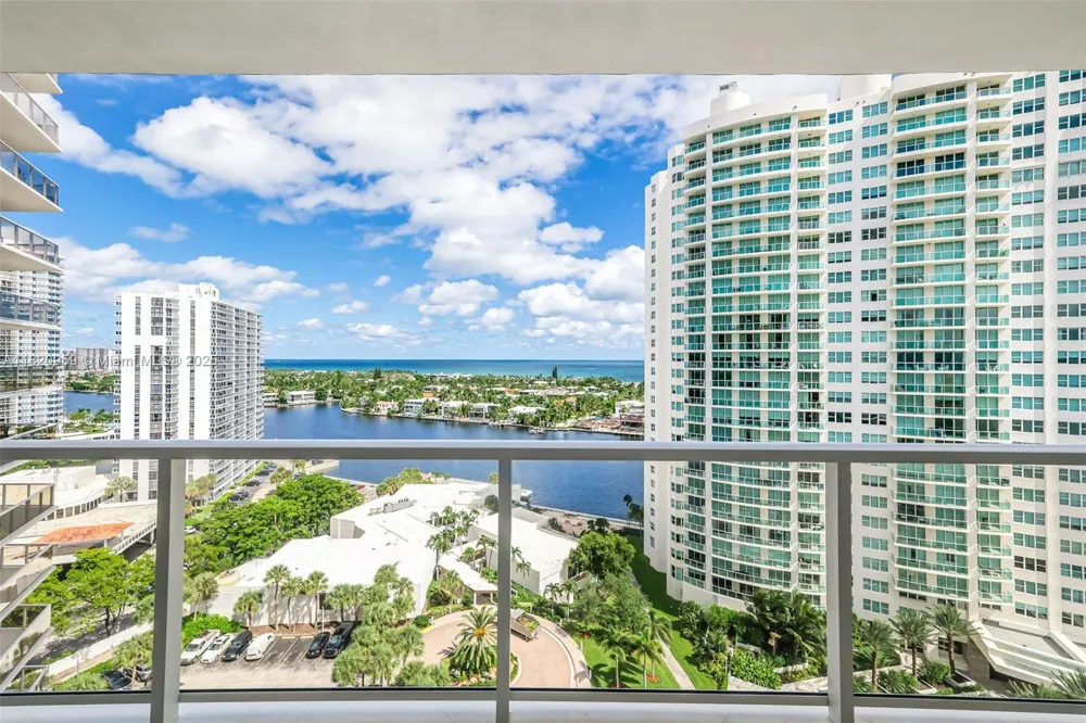 20281 E Country Club Dr #1412 Aventura, FL 33180