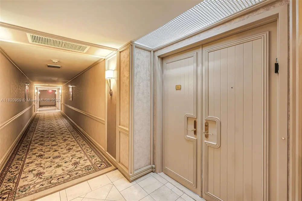 20281 E Country Club Dr #1412 Aventura, FL 33180