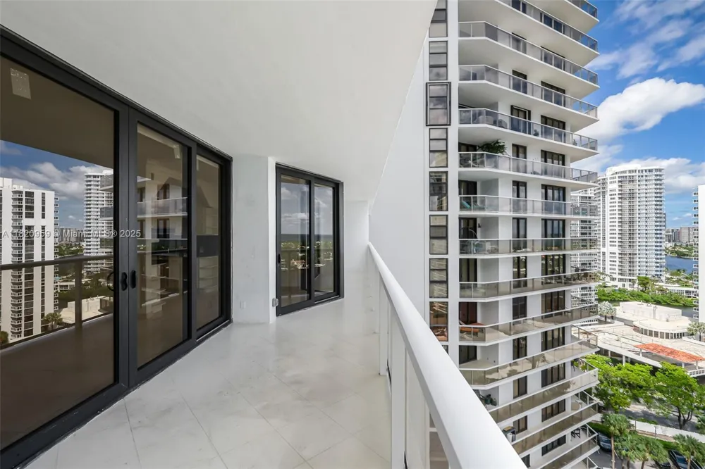 20281 E Country Club Dr #1412 Aventura, FL 33180
