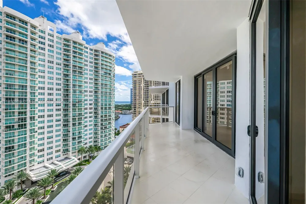 20281 E Country Club Dr #1412 Aventura, FL 33180