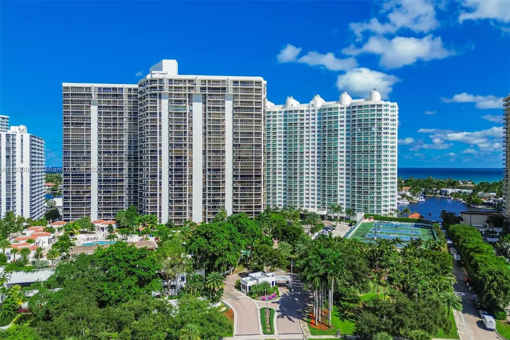 20281 E Country Club Dr #1412 Aventura, FL 33180