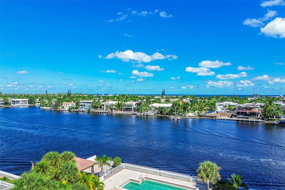 20281 E Country Club Dr #1412 Aventura, FL 33180