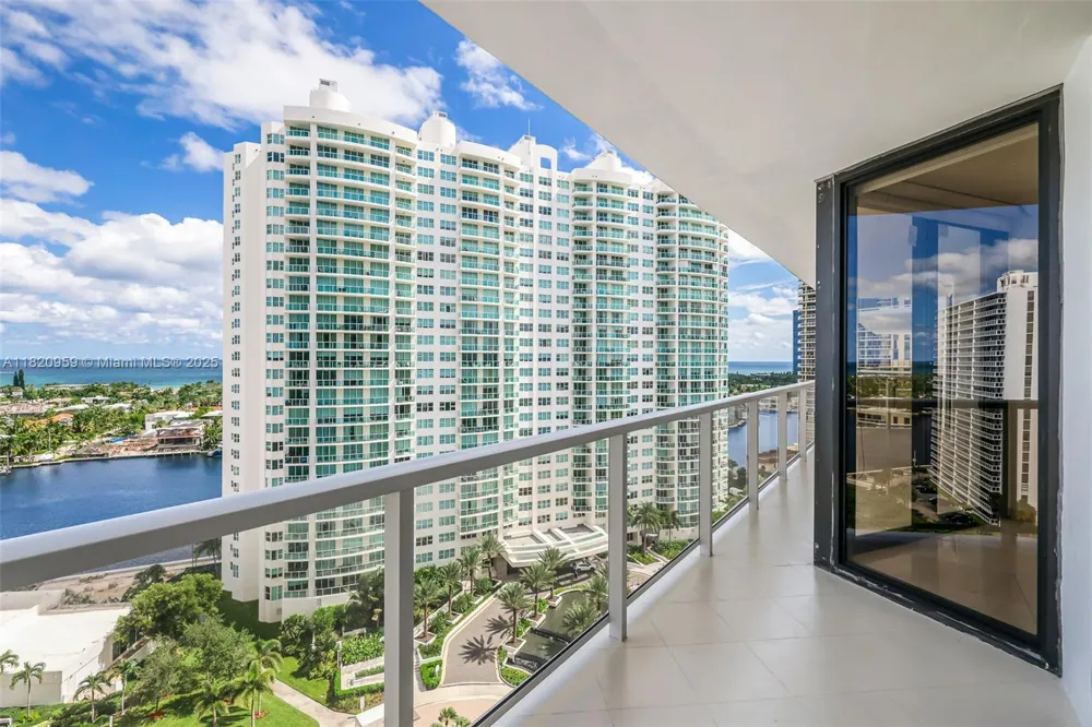 20281 E Country Club Dr #1412 Aventura, FL 33180
