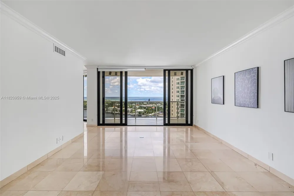20281 E Country Club Dr #1412 Aventura, FL 33180