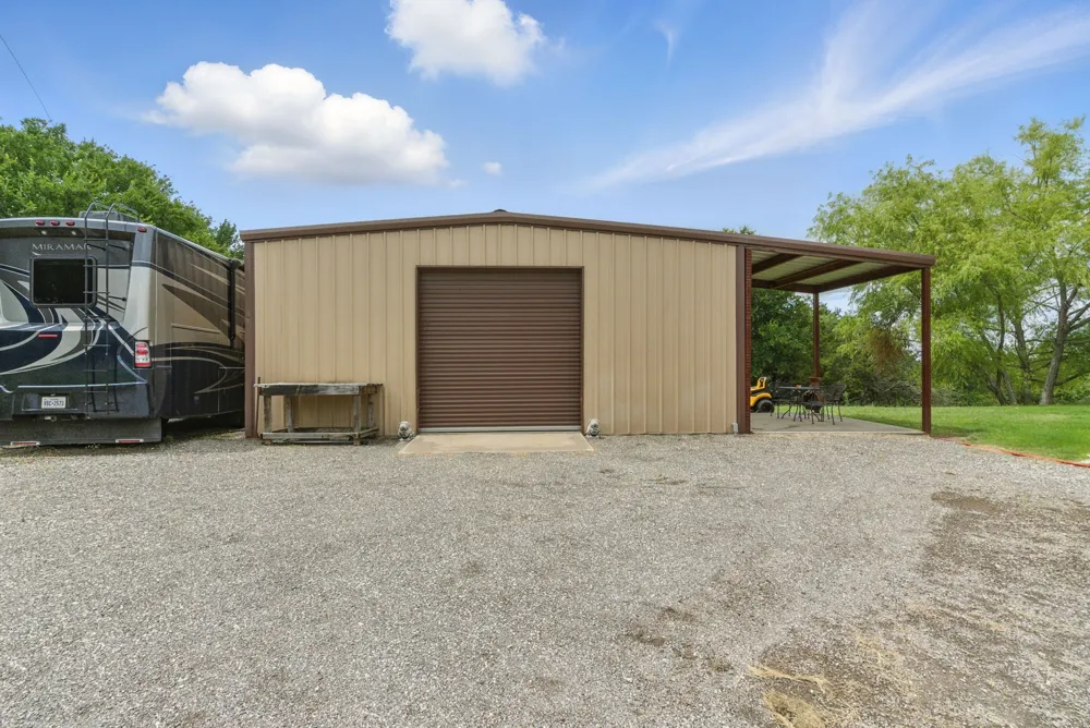 565 Ridgeway Drive Bluff Dale, TX 76433