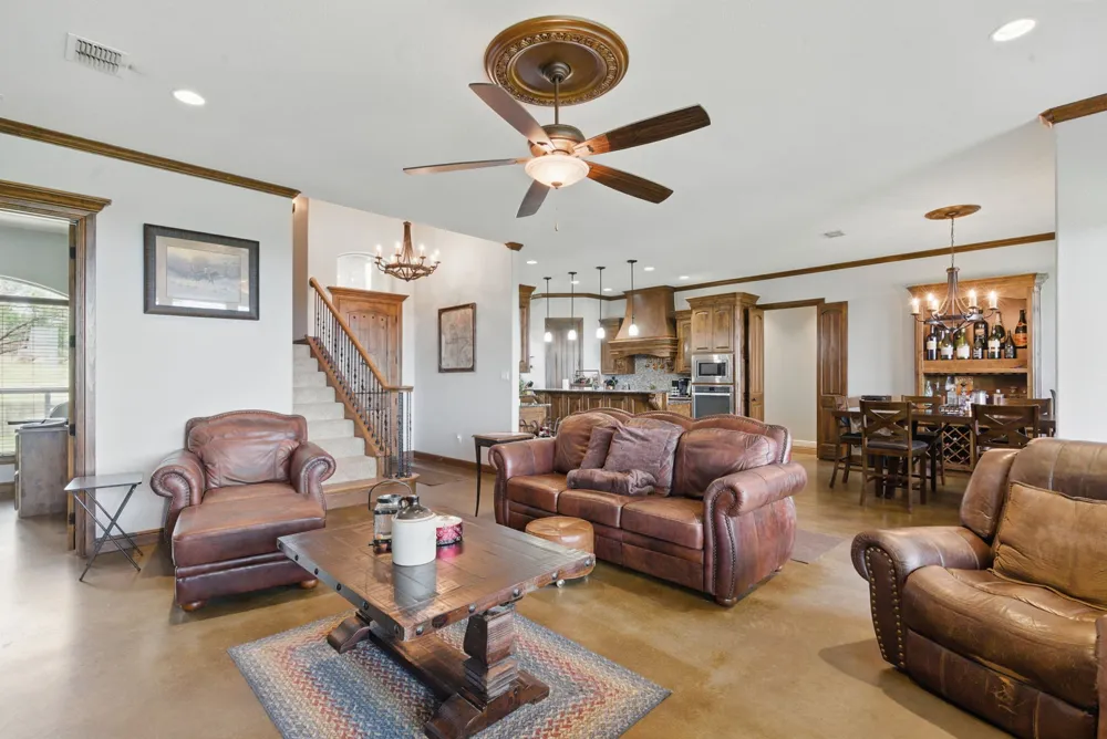 565 Ridgeway Drive Bluff Dale, TX 76433