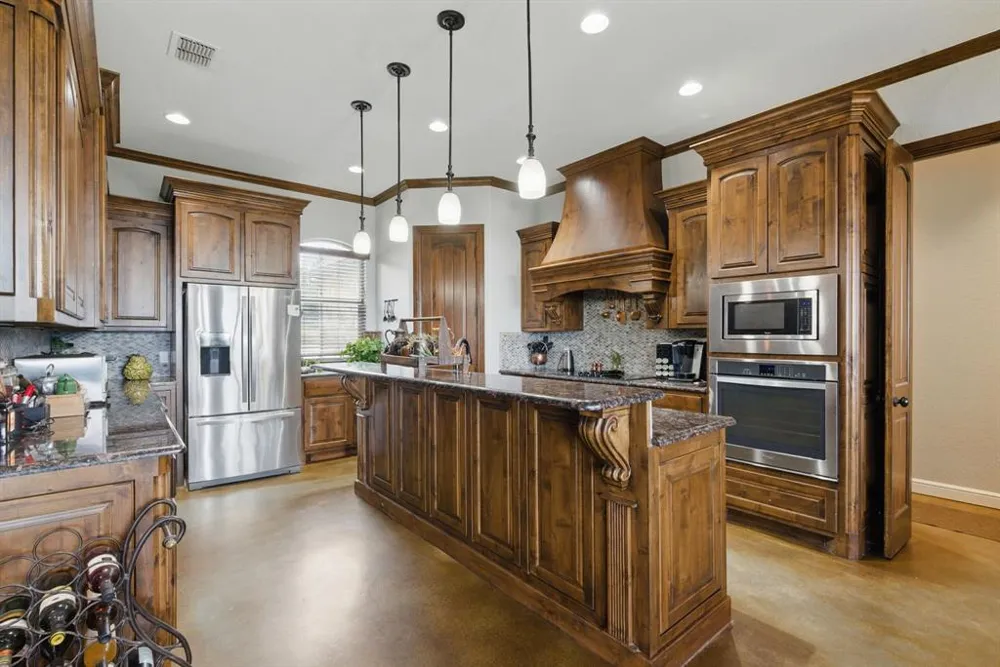 565 Ridgeway Drive Bluff Dale, TX 76433