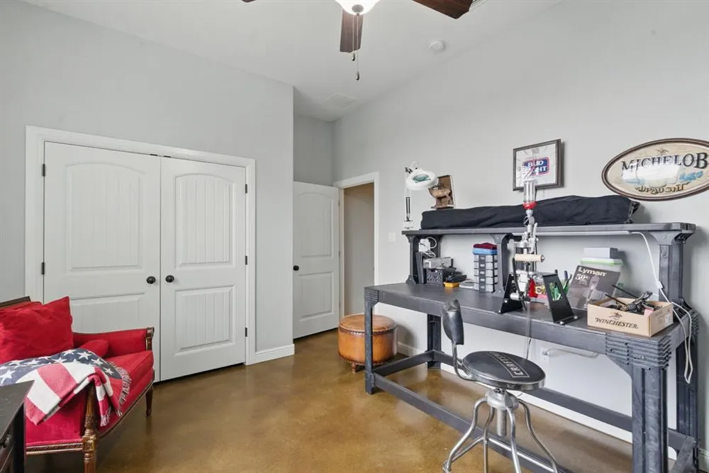 565 Ridgeway Drive Bluff Dale, TX 76433