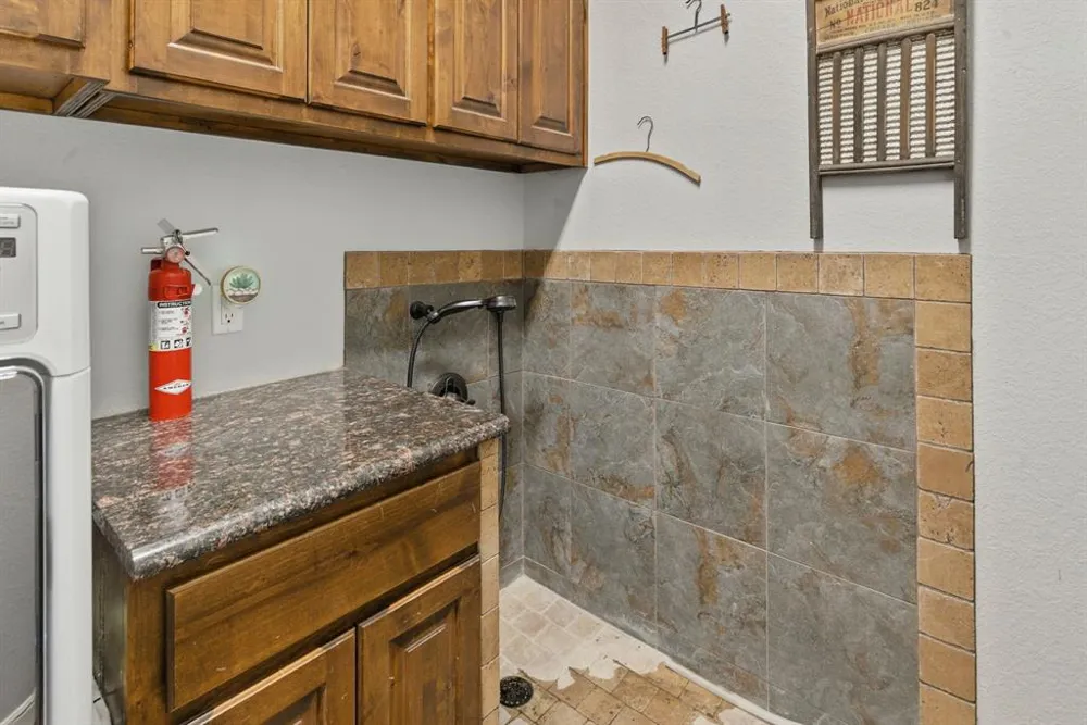 565 Ridgeway Drive Bluff Dale, TX 76433
