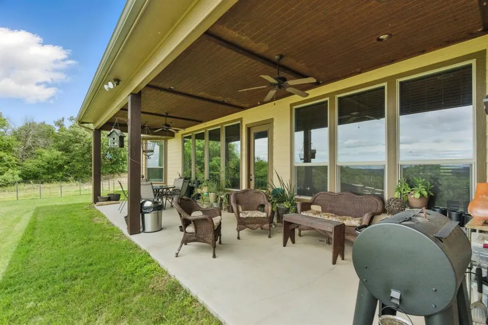 565 Ridgeway Drive Bluff Dale, TX 76433