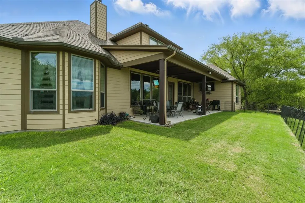565 Ridgeway Drive Bluff Dale, TX 76433