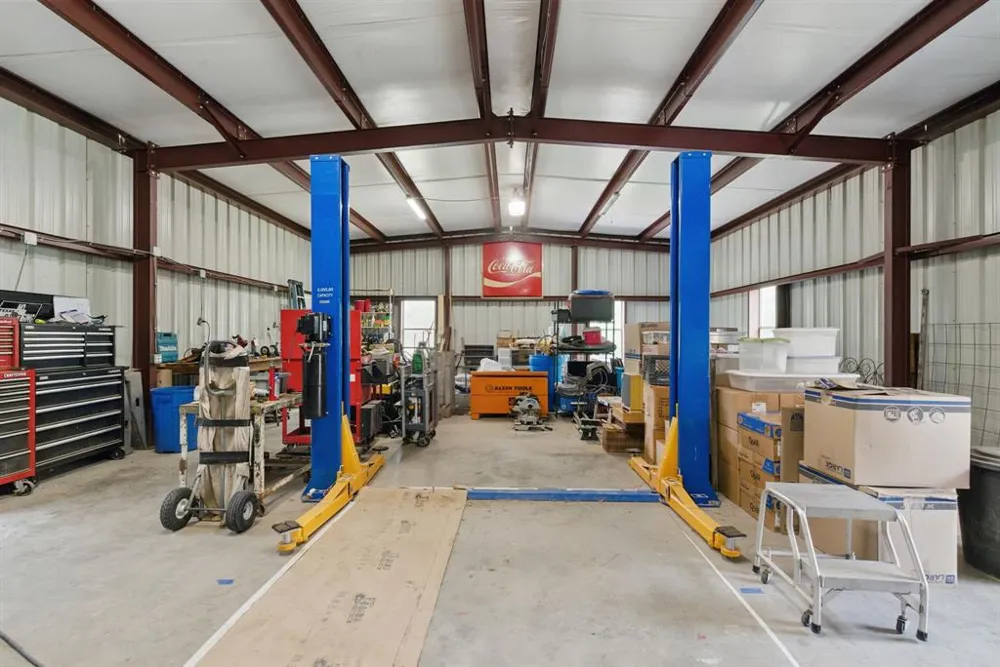 565 Ridgeway Drive Bluff Dale, TX 76433