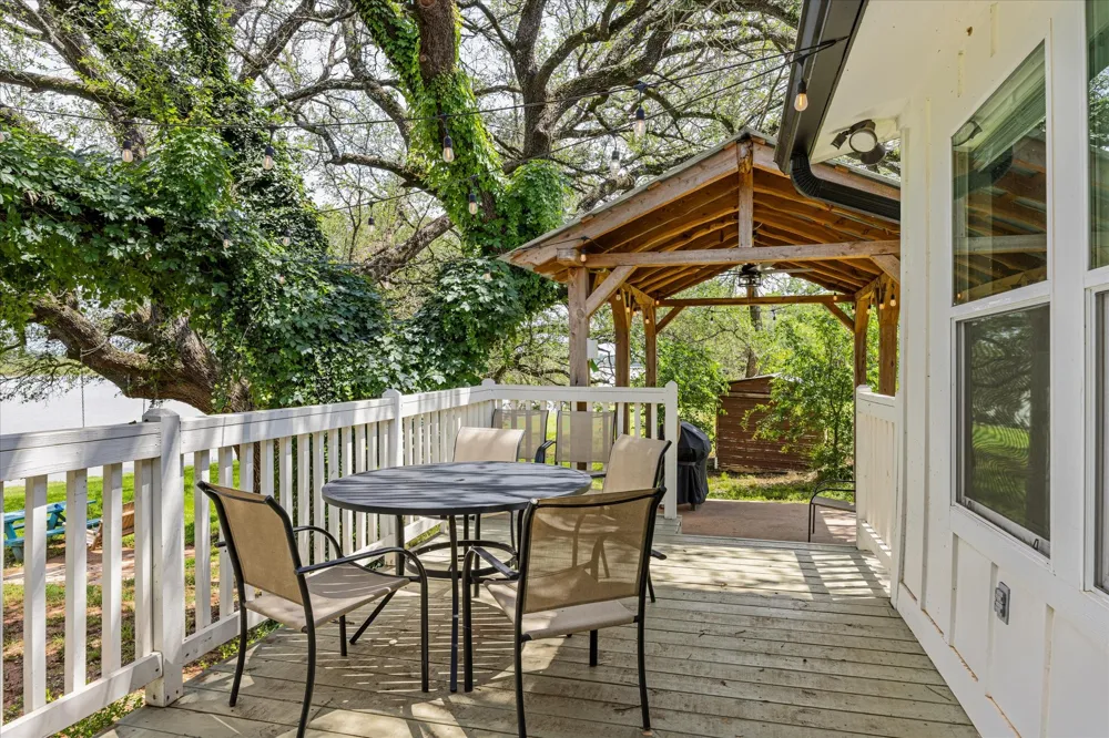 5986 Field Court Granbury, TX 76048