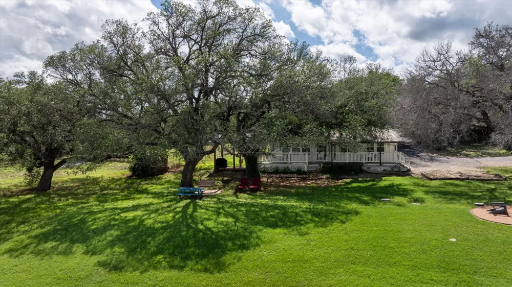 5986 Field Court Granbury, TX 76048