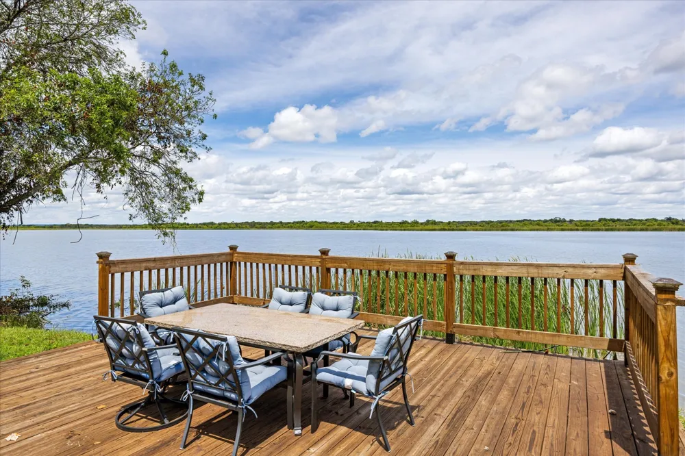 5986 Field Court Granbury, TX 76048