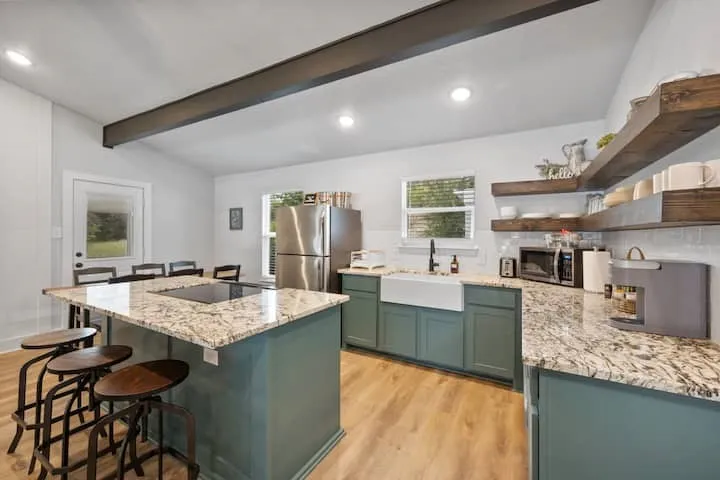 5986 Field Court Granbury, TX 76048