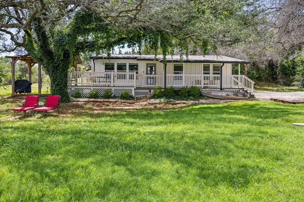 5986 Field Court Granbury, TX 76048