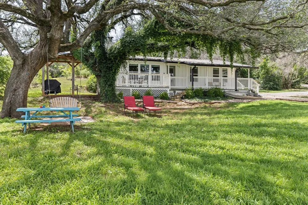 5986 Field Court Granbury, TX 76048