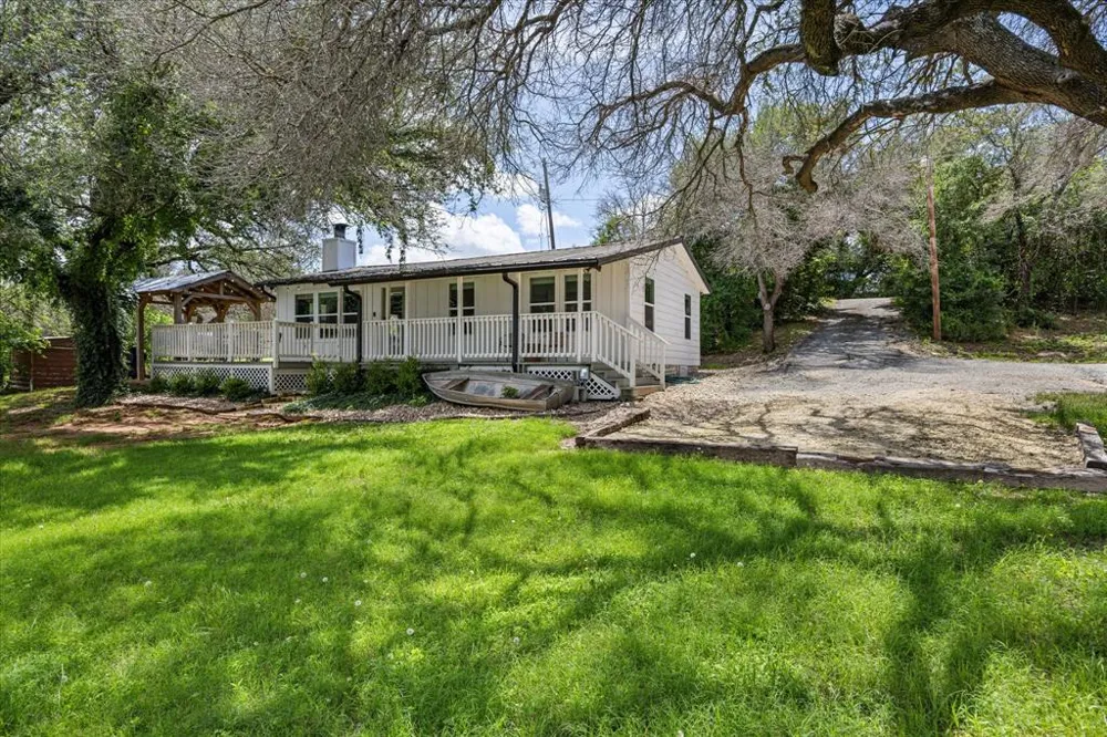 5986 Field Court Granbury, TX 76048