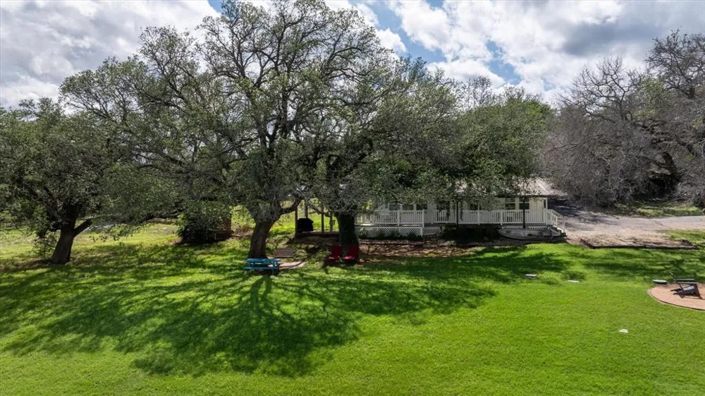 5986 Field Court Granbury, TX 76048