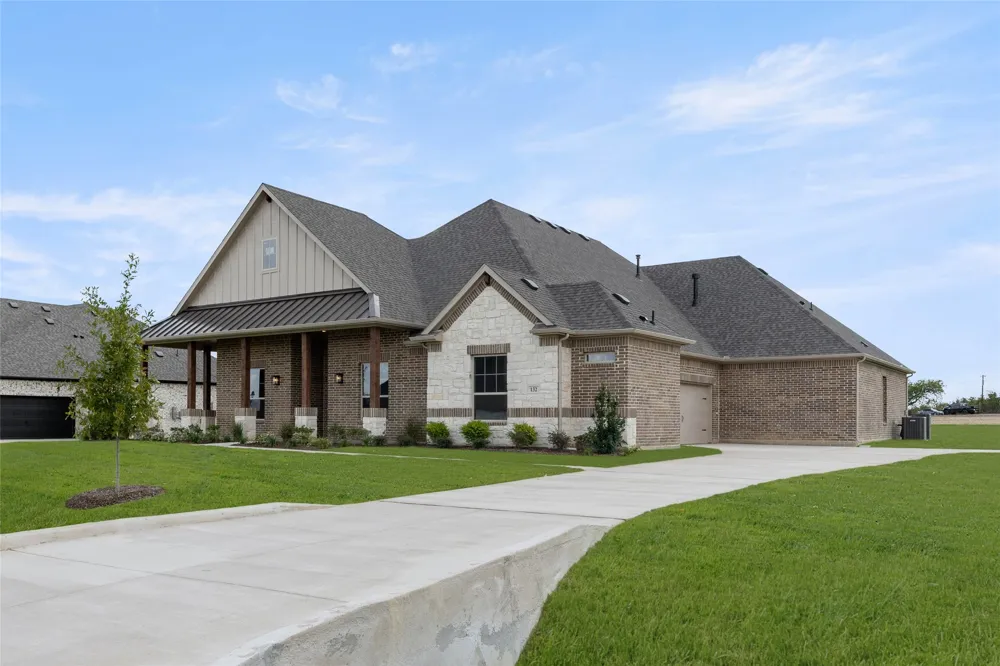 132 Evanston Court Rhome, TX 76078