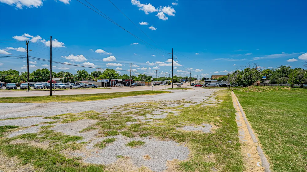 730 S Cherry Lane White Settlement, TX 76108