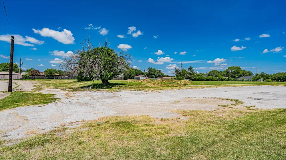 730 S Cherry Lane White Settlement, TX 76108