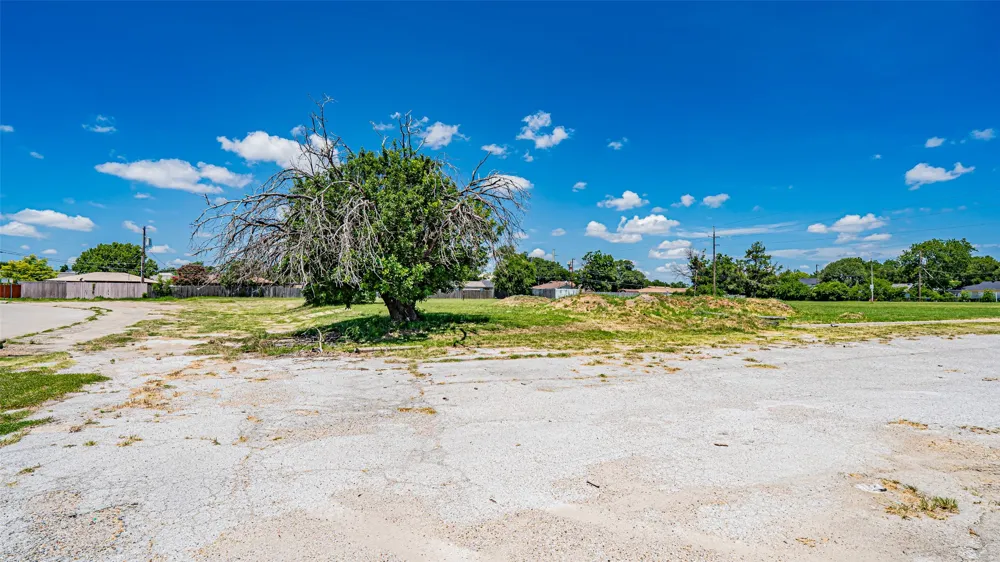 730 S Cherry Lane White Settlement, TX 76108
