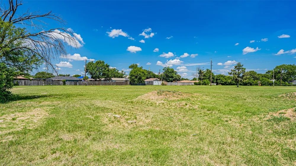 730 S Cherry Lane White Settlement, TX 76108
