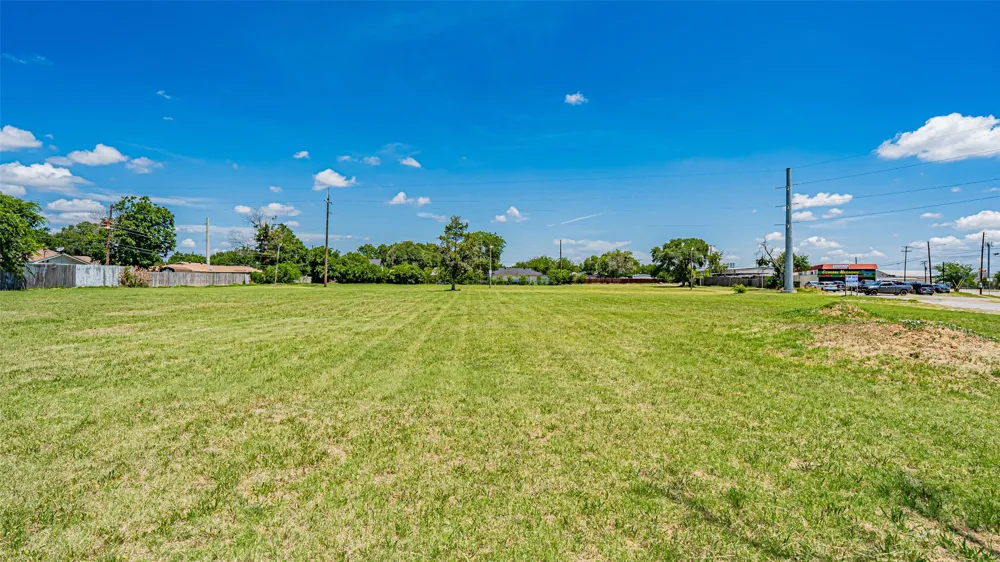 730 S Cherry Lane White Settlement, TX 76108