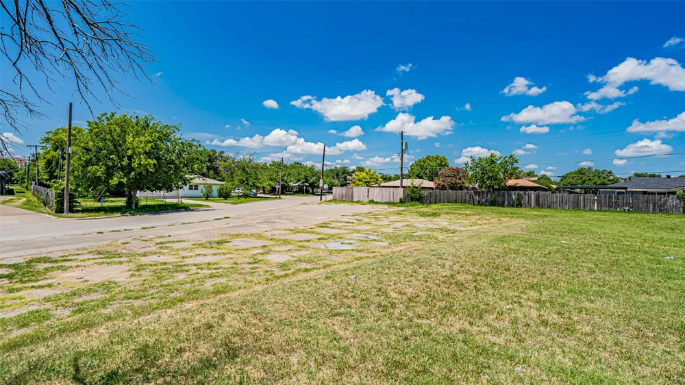 730 S Cherry Lane White Settlement, TX 76108