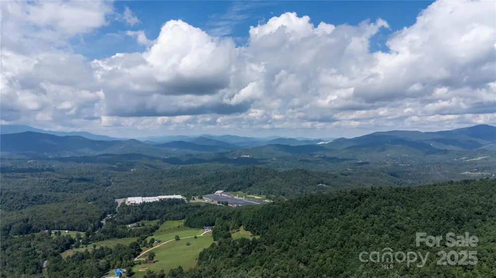 0000 Humpback Mountain Road Spruce Pine, NC 28777
