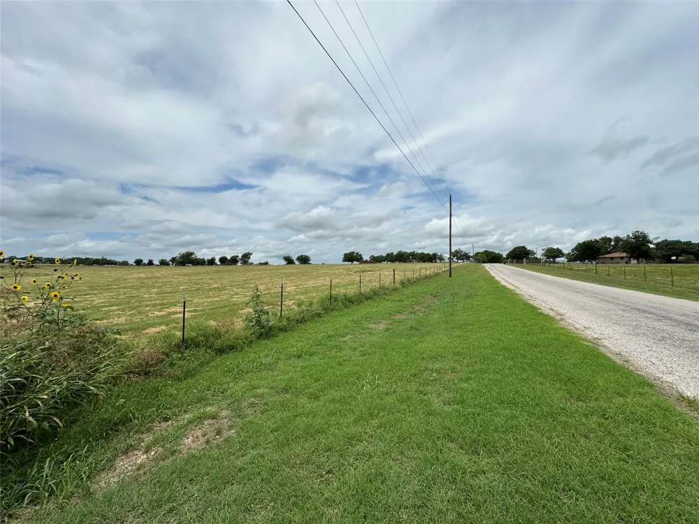 19621 FM 2115 Salado, TX 76571