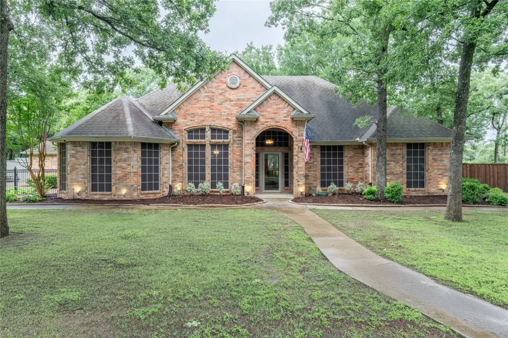320 Rustic Oaks Combine, TX 75159