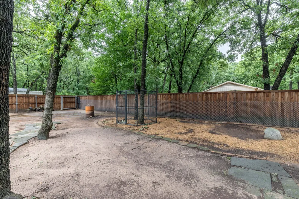 320 Rustic Oaks Combine, TX 75159
