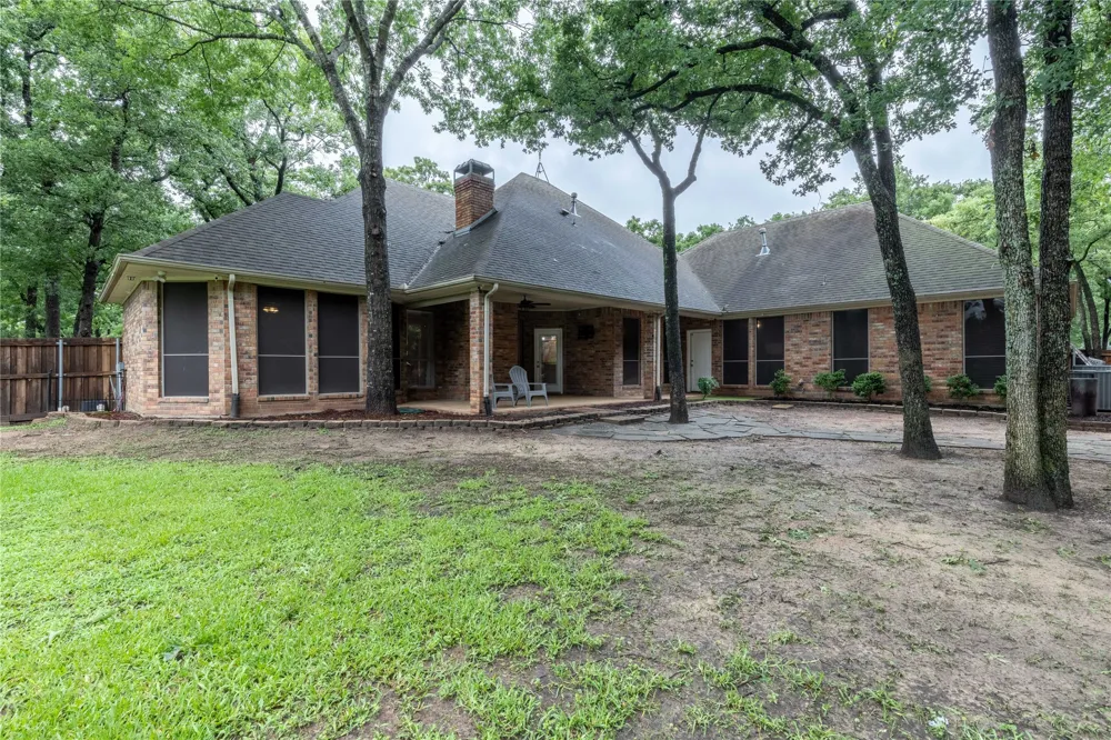 320 Rustic Oaks Combine, TX 75159